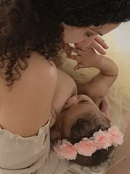 Photo de bébé dans un fauteuil à Colmar